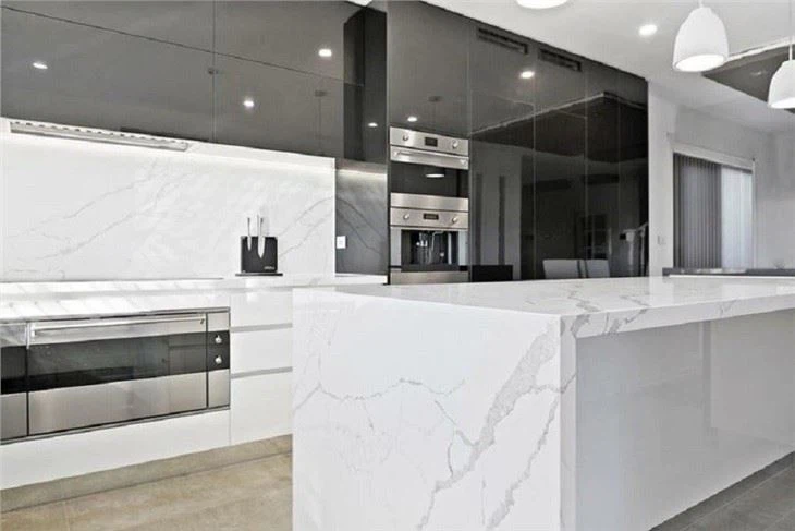 Calacatta Storm Quartz kitchen top